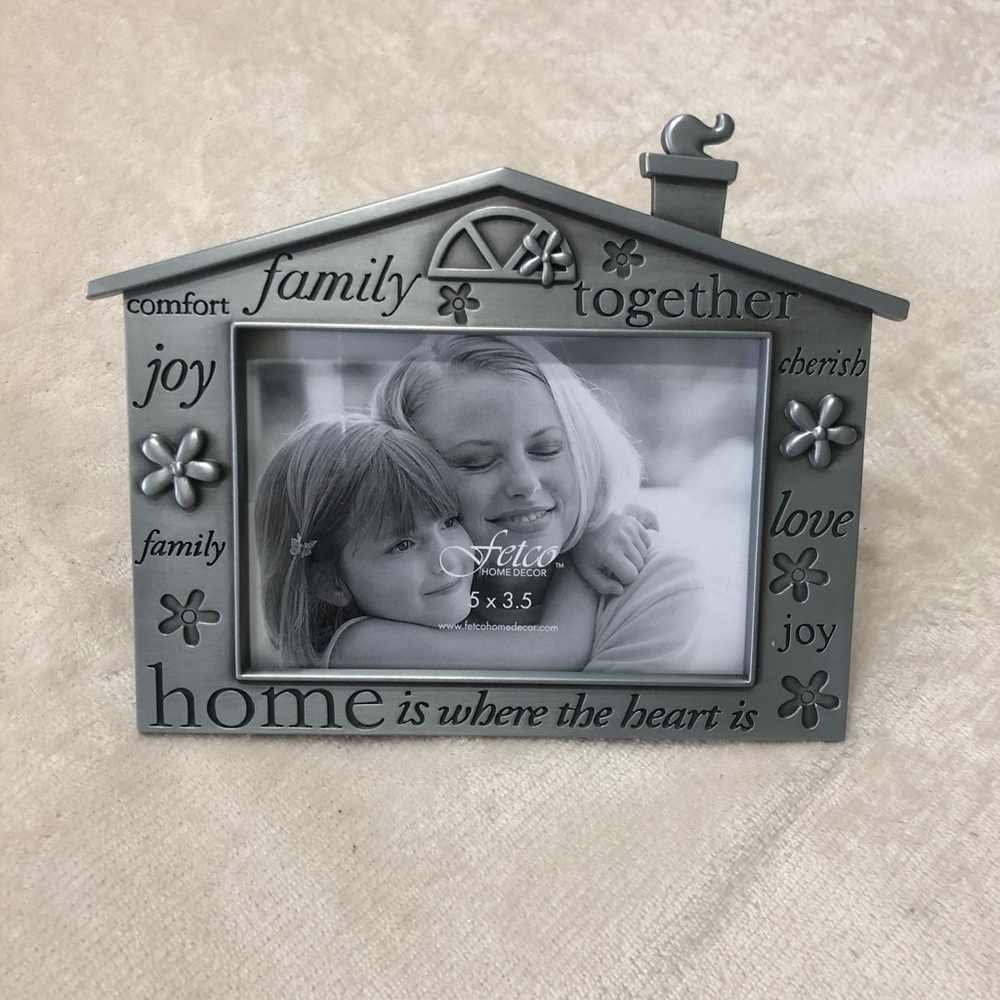 Fetco Home Decor Family Picture Frame NWT